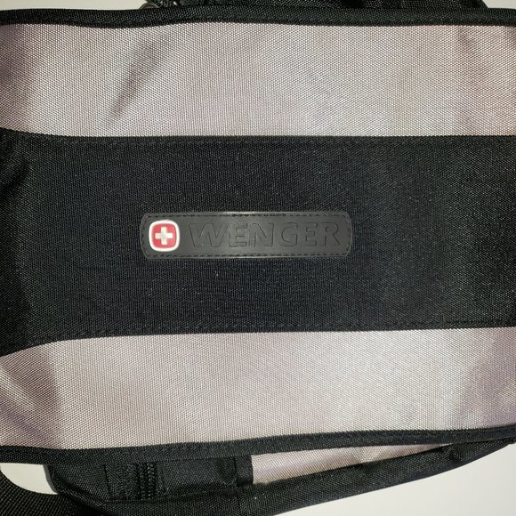 Wenger Unisex Cross Body Tablet/Camera Bag - Picture 2 of 6